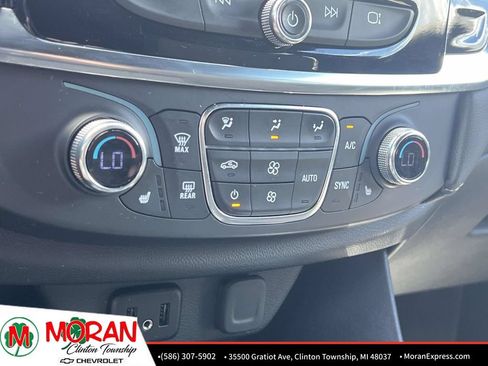 Certified 2023 Chevrolet Traverse LT FWD image 23