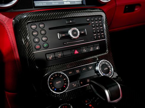 Used 2012 Mercedes-Benz SLS AMG Roadster image 14