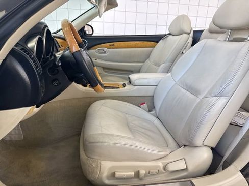 Used 2003 Lexus SC 430 Convertible image 12