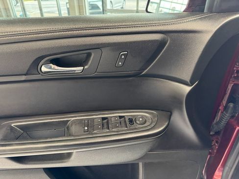 Used 2015 Chevrolet Traverse LT w/ Style and Technology Package image 10