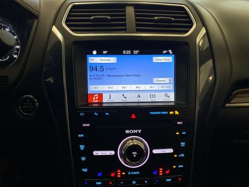 Used 2019 Ford Explorer Platinum image 11