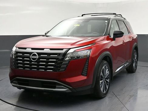 New 2026 Nissan Pathfinder Platinum image 3