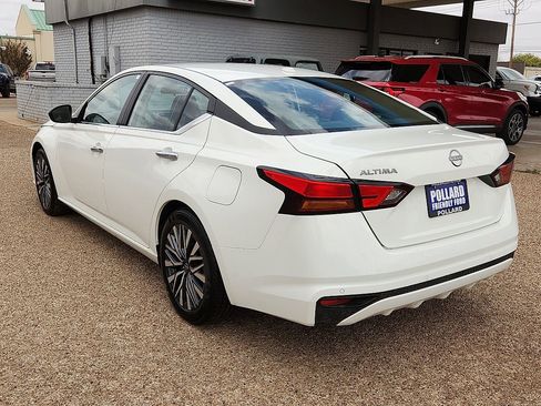 Used 2025 Nissan Altima 2.5 SV image 2