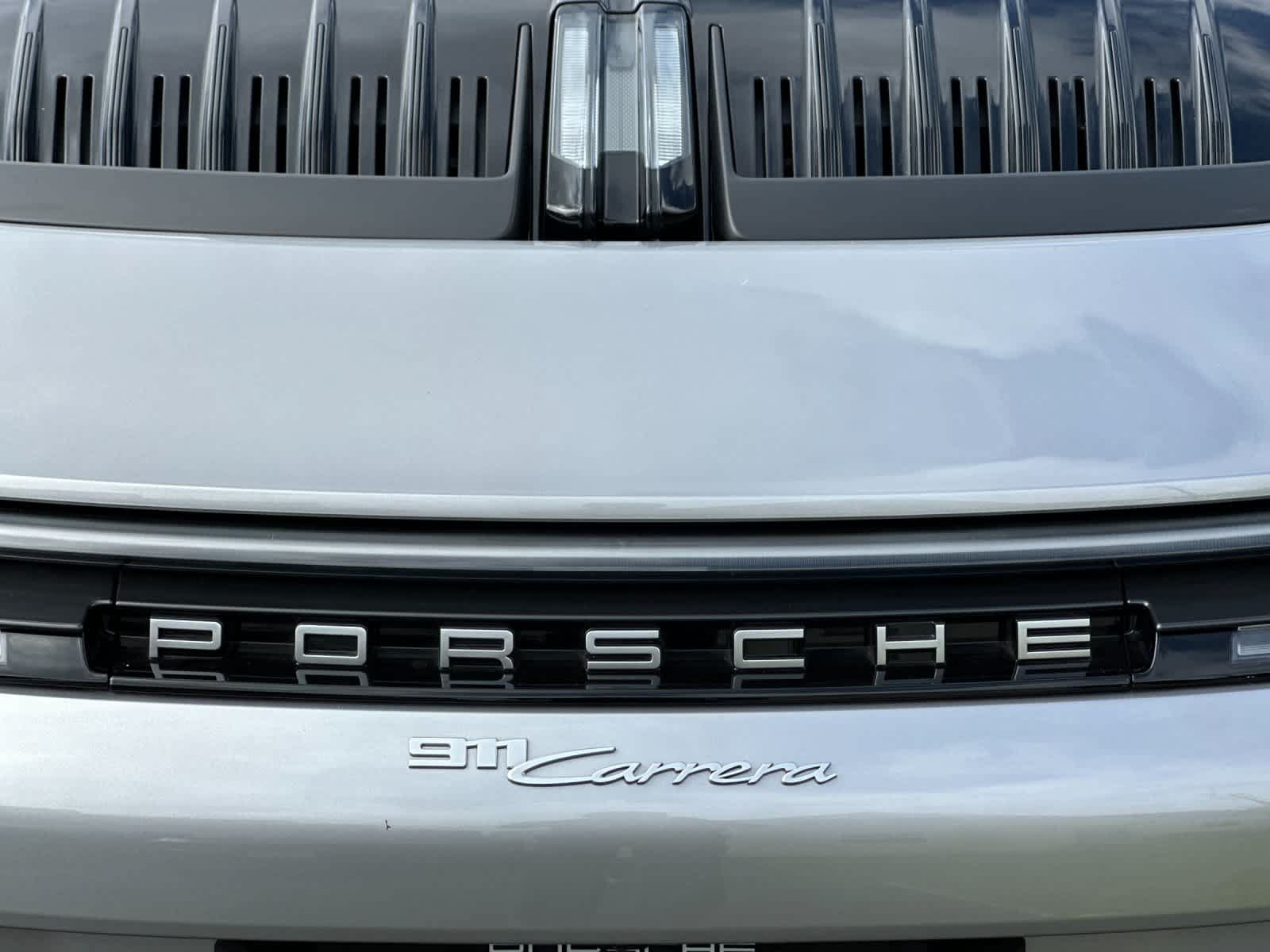 Certified 2025 Porsche 911 Carrera RWD image 31