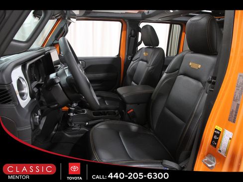 Used 2025 Jeep Wrangler Sahara w/ Technology Group image 5