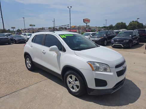 Used 2016 Chevrolet Trax LT FWD image 4