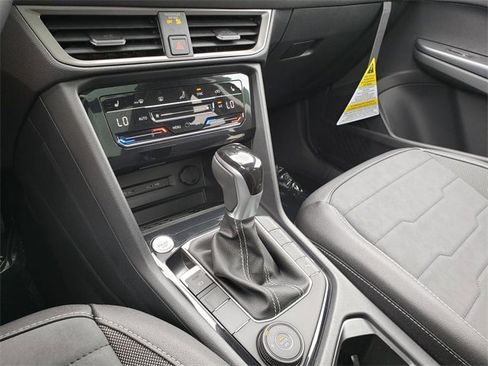 New 2025 Volkswagen Taos SE image 11