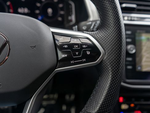 Used 2022 Volkswagen Tiguan SEL R-Line AWD/4WD image 27