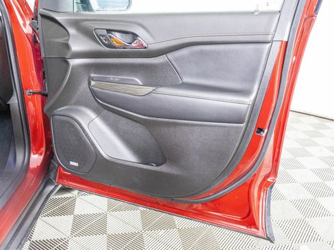 Used 2019 GMC Acadia SLT image 50