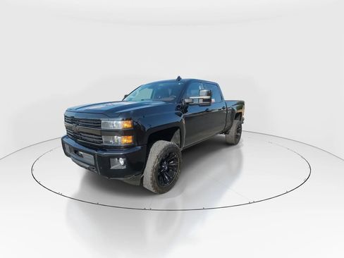 Used 2015 Chevrolet Silverado 2500 High Country w/ Duramax Plus Package AWD/4WD image 4