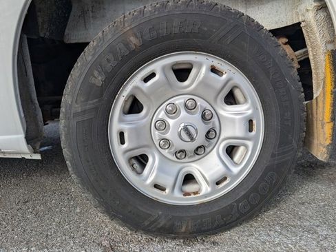 Used 2018 Nissan NV 2500 SV w/ Navigation Package image 25