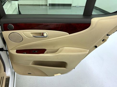 Used 2011 Lexus LS 460 image 17