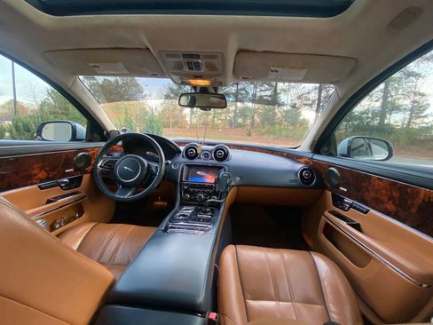 Used 2011 Jaguar XJ L Supercharged RWD image 13