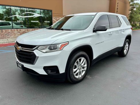 Used 2020 Chevrolet Traverse LS FWD image 4