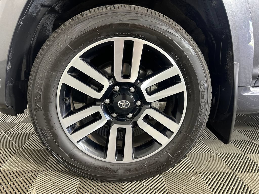 Used 2023 Toyota 4Runner Limited AWD/4WD image 34