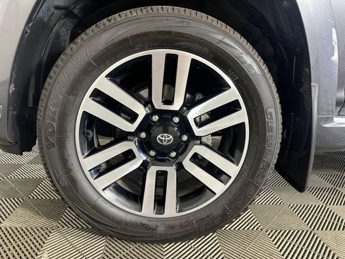 Used 2023 Toyota 4Runner Limited AWD/4WD image 34