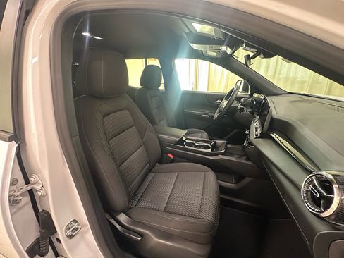 Used 2025 Chevrolet Equinox LT AWD/4WD image 17