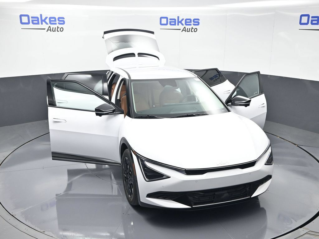 New 2026 Kia EV6 Wind RWD image 56