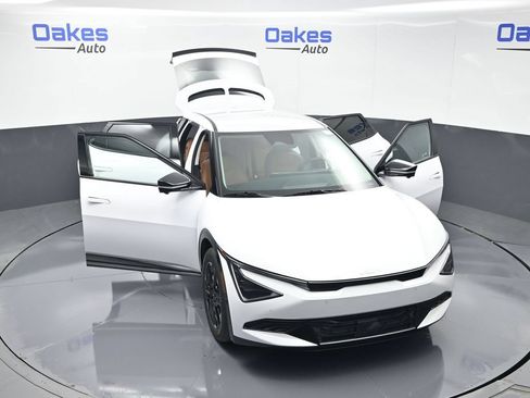 New 2026 Kia EV6 Wind RWD image 56