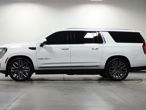 Used 2026 GMC Yukon XL Denali Ultimate AWD/4WD image 7