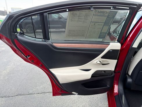 Used 2025 Lexus ES 350 Ultra Luxury image 34
