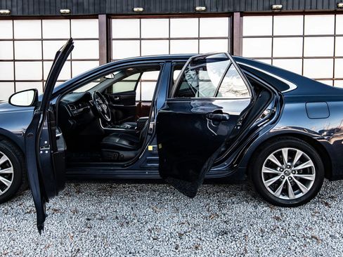 Used 2015 Toyota Camry XLE image 38