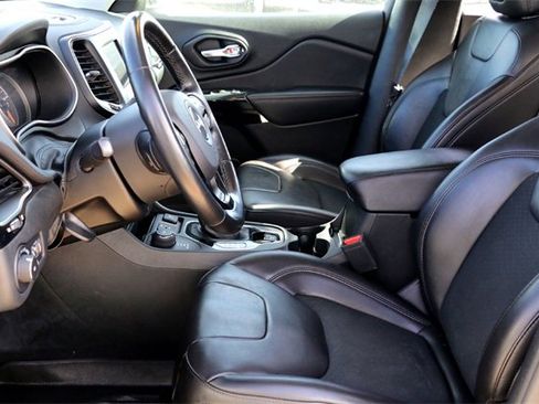 Used 2021 Jeep Cherokee Latitude Plus image 10