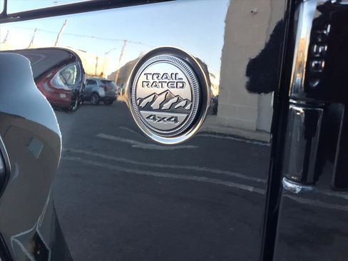 Used 2023 Jeep Gladiator Overland image 11