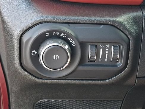 Used 2021 Jeep Wrangler Unlimited Rubicon AWD/4WD image 24