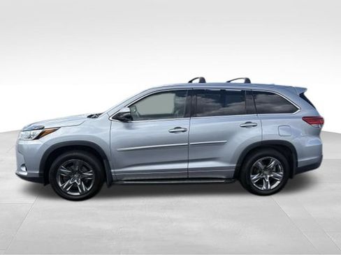 Used 2018 Toyota Highlander Limited AWD/4WD image 16