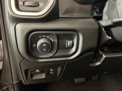 Used 2023 RAM 1500 Big Horn AWD/4WD image 18