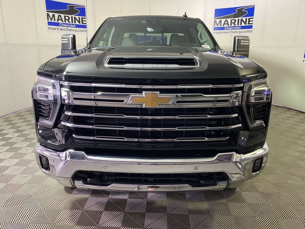Used 2024 Chevrolet Silverado 2500 LTZ w/ LTZ Convenience Package AWD/4WD image 12
