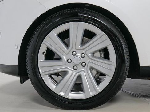 Used 2023 Land Rover Range Rover SE AWD/4WD image 9