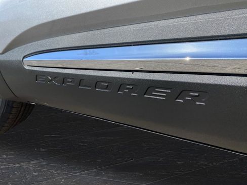 Used 2022 Ford Explorer XLT w/ Equipment Group 202A image 47