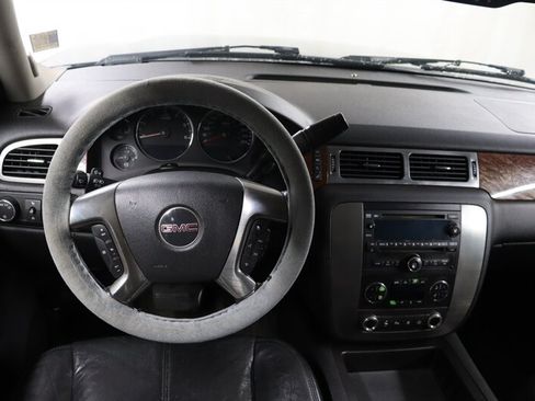 Used 2007 GMC Yukon SLT w/ SLT Preferred Equipment Group AWD/4WD image 8