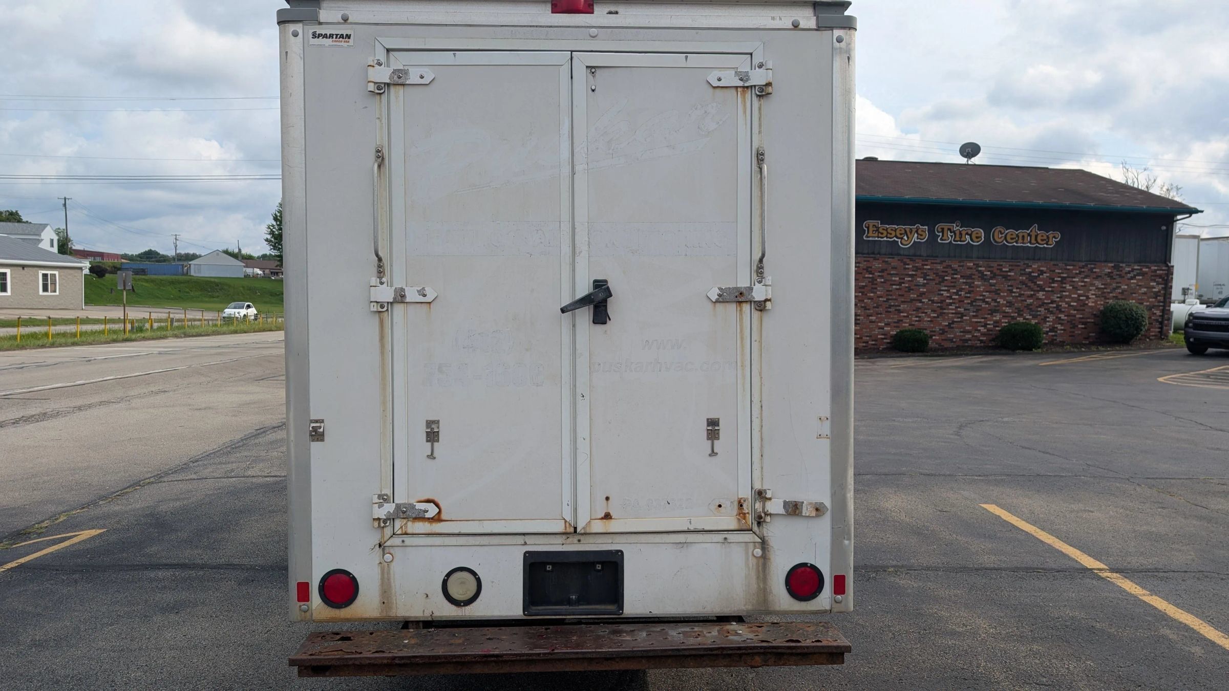 Used 2014 Chevrolet Express 3500 RWD image 4