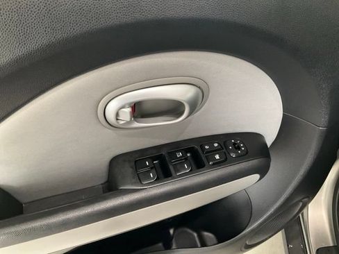 Used 2015 Kia Soul FWD image 4