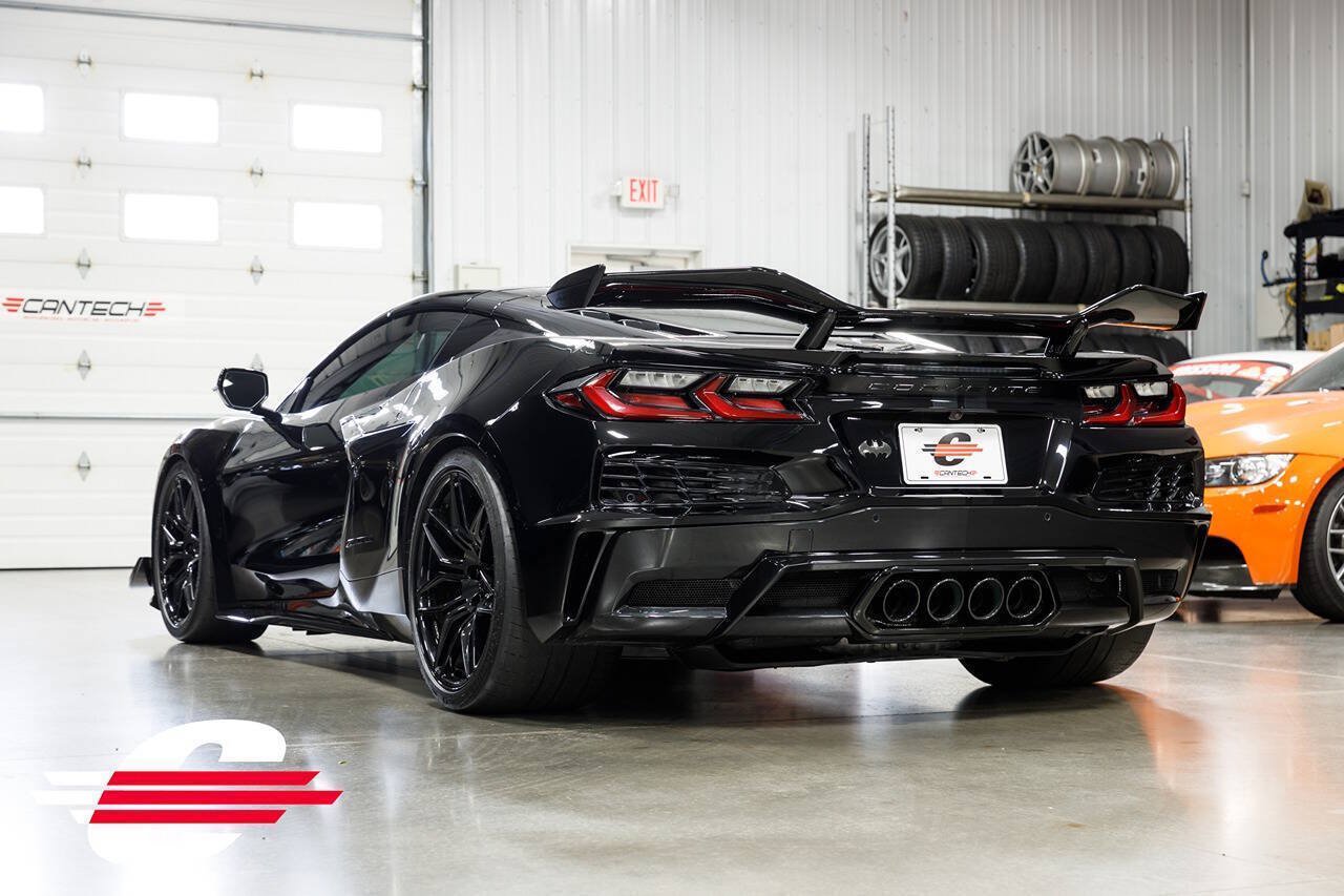 Used 2023 Chevrolet Corvette Z06 w/ Z07 Performance Package RWD image 5