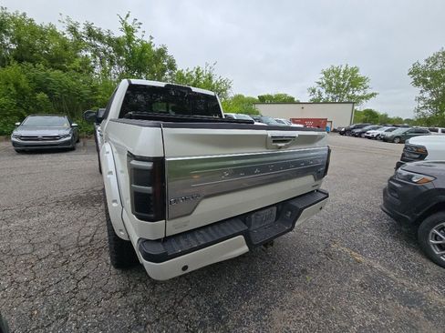 Used 2019 Ford F150 Platinum w/ Equipment Group 701A Luxury AWD/4WD image 5