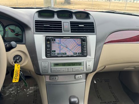 Used 2005 Toyota Solara SLE image 17