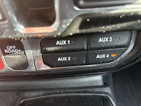 Used 2020 Jeep Gladiator Mojave image 17