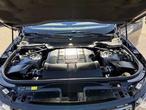 Used 2020 Land Rover Discovery SE image 19