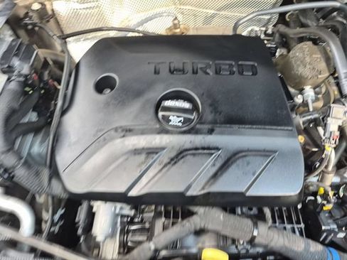 Used 2024 Buick Encore GX Preferred w/ Comfort Package FWD image 31