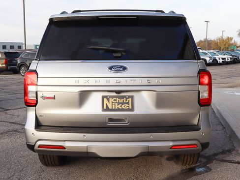 Used 2022 Ford Expedition XLT image 5
