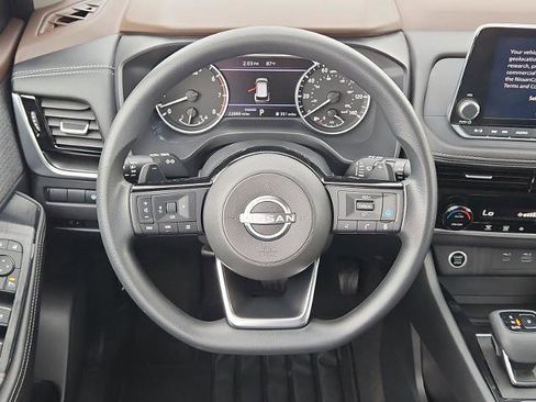 Certified 2022 Nissan Rogue SV FWD image 15