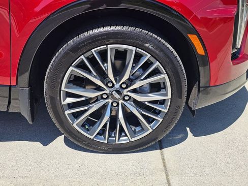 Used 2024 Cadillac XT4 Sport AWD/4WD image 9