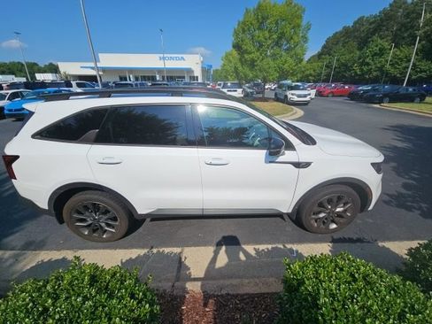 Used 2021 Kia Sorento EX w/ EX AWD X-Line Package image 9