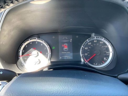 Used 2021 Toyota Highlander LE AWD/4WD image 24