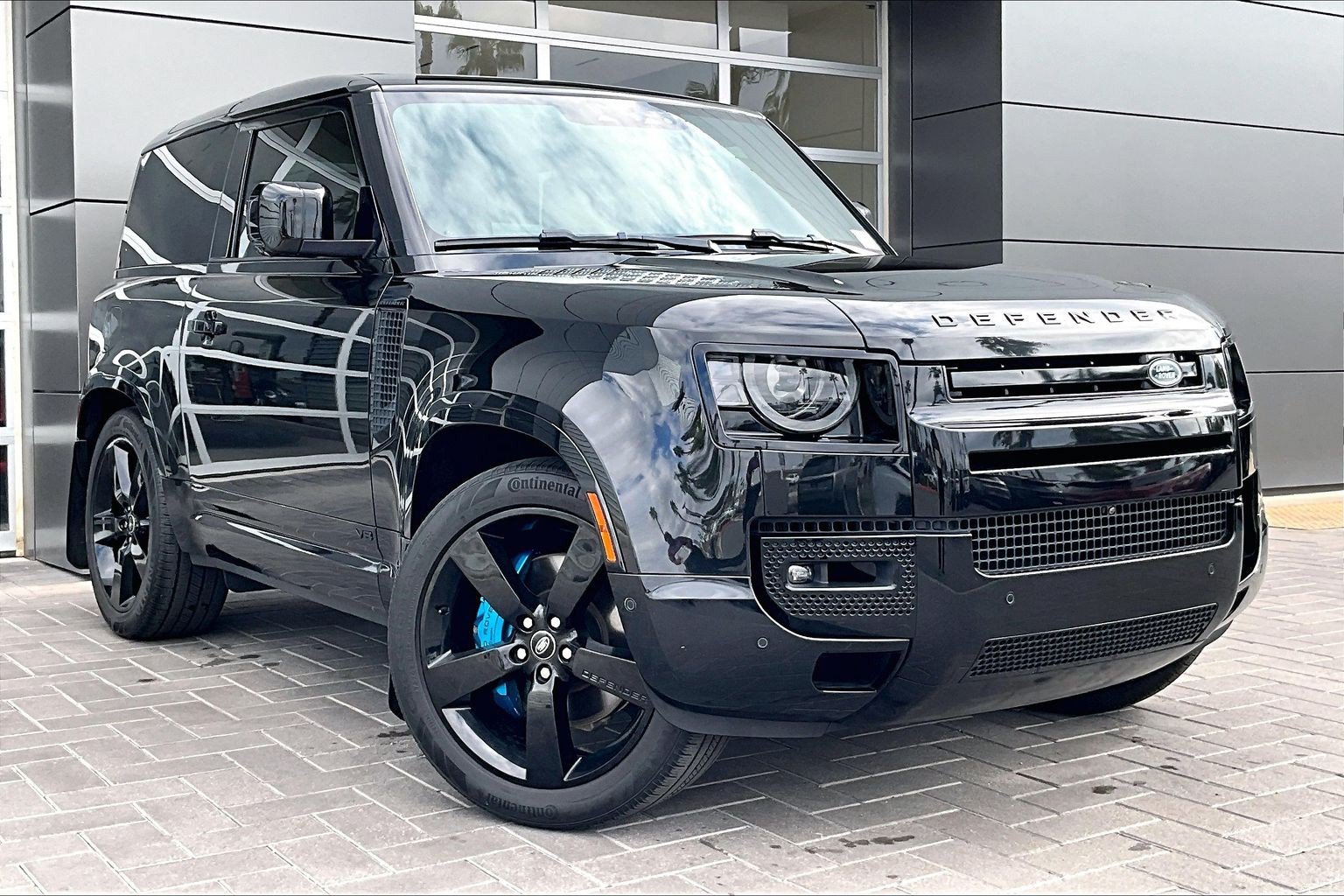 Used 2022 Land Rover Defender 90 V8 AWD/4WD image 3