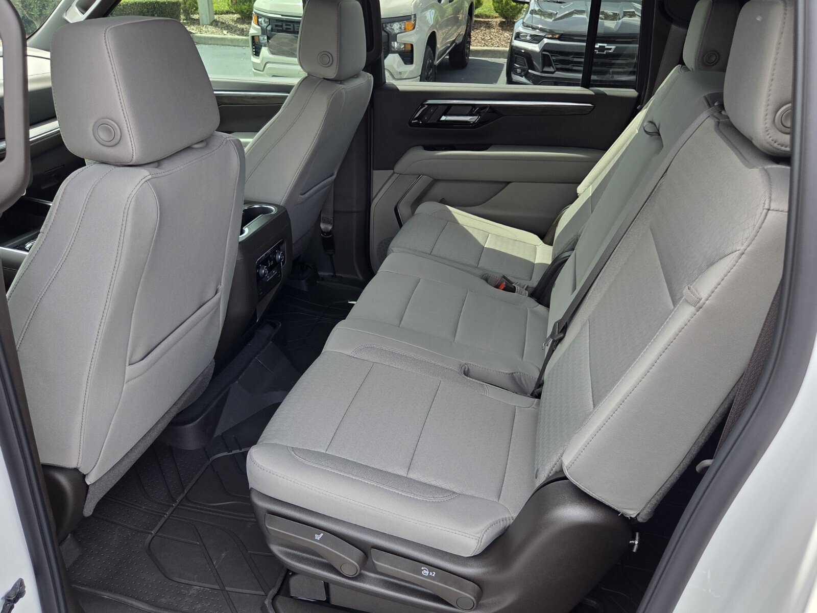 New 2026 Chevrolet Suburban LS w/ LPO, Dark Essentials Package RWD image 6